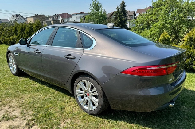 Jaguar XF cena 48900 przebieg: 70382, rok produkcji 2016 z Szczecinek małe 667